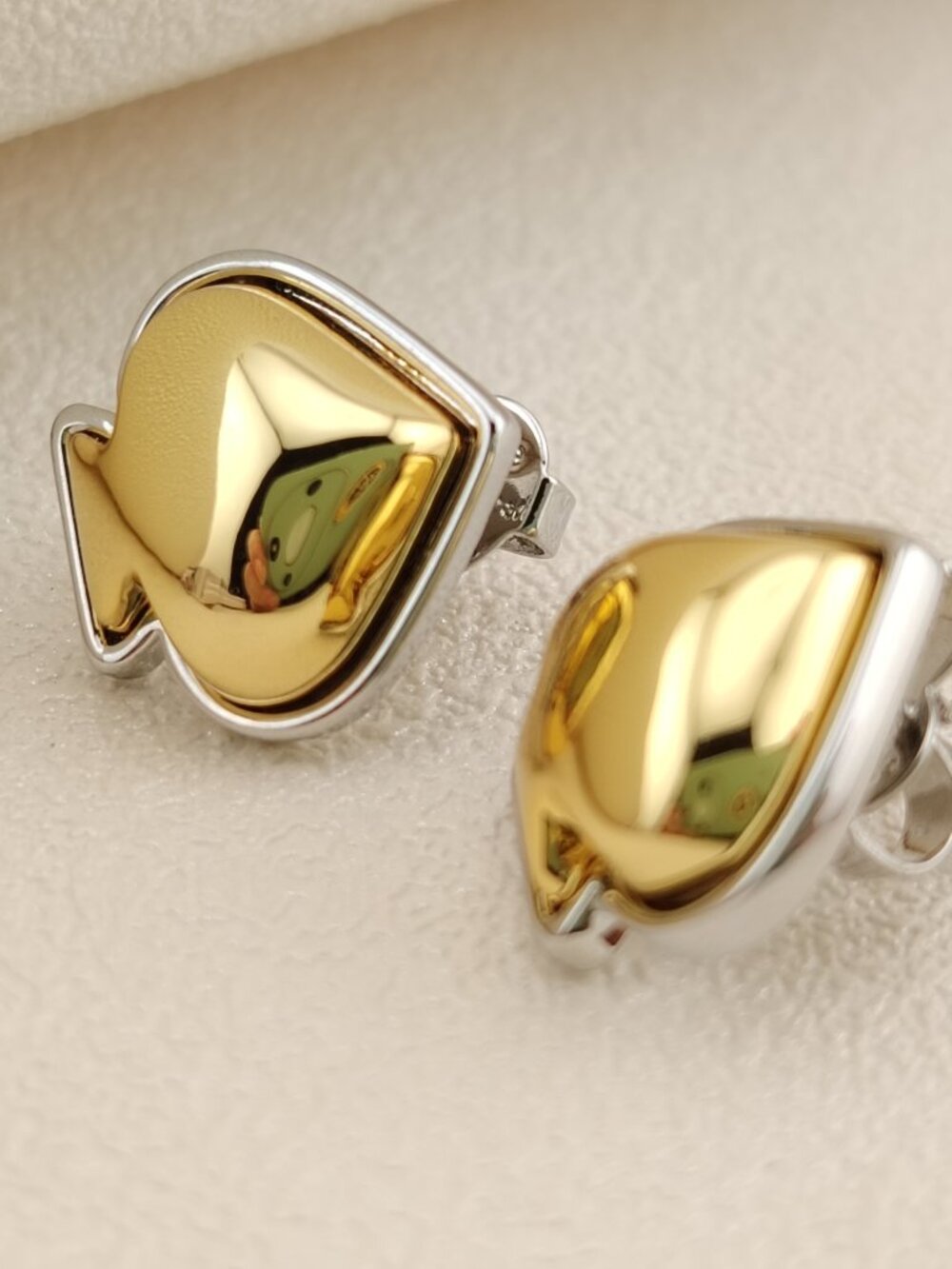 Kate Spade stud earrings - Picture 5 of 5